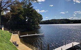 Cozy Pet-Friendly Cabin With Dock, Firepit, Bikes, Bbq